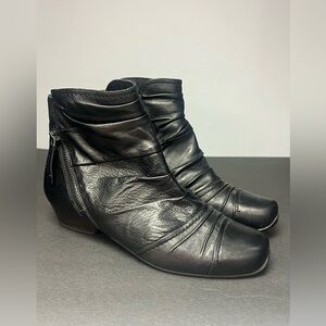 Ziera - Camyrn-Womens Black,Size:39XW, Pre-Owned, Minor inner heel surface issue